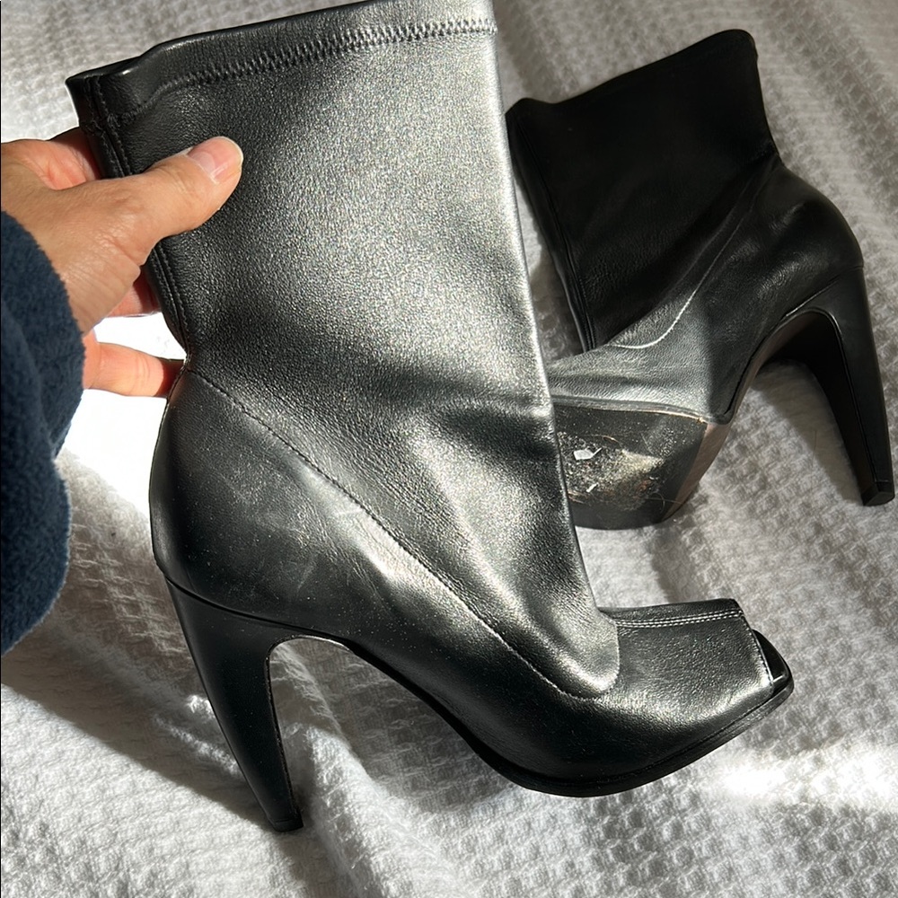 Vera Wang Elegant Black Peep-Toe Heeled Boots 37 1/2